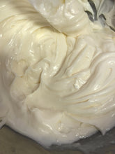 Load image into Gallery viewer, Naturalee Shea Hair Conditioning Cream